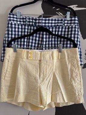 Banana Republic Yellow Striped Flat-Front Men’s Shorts